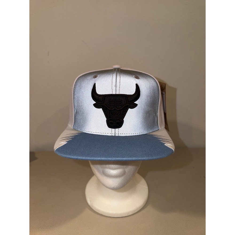 Mitchell & Ness NBA Chicago Bulls Adjustable Snapback Hat (NWTS)
